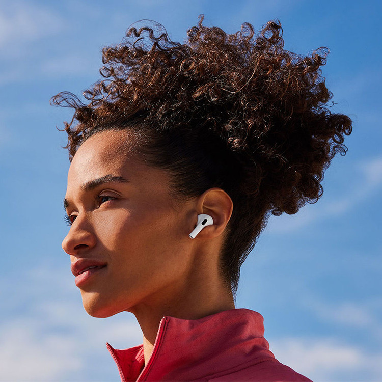 هدفون بلوتوثی اپل مدل AirPods 4- اورجینال - فاقد قابلیت نویز کنسلینگ، درگاه شارژ USB Type-C، شارژ بی سیم، با قابلیت اتصال به چند دستگاه، پشتیبانی از فرمان لمسی، نشانگر LED، پشتیبانی از دستیار صوتی، مقاوم در برابر آب